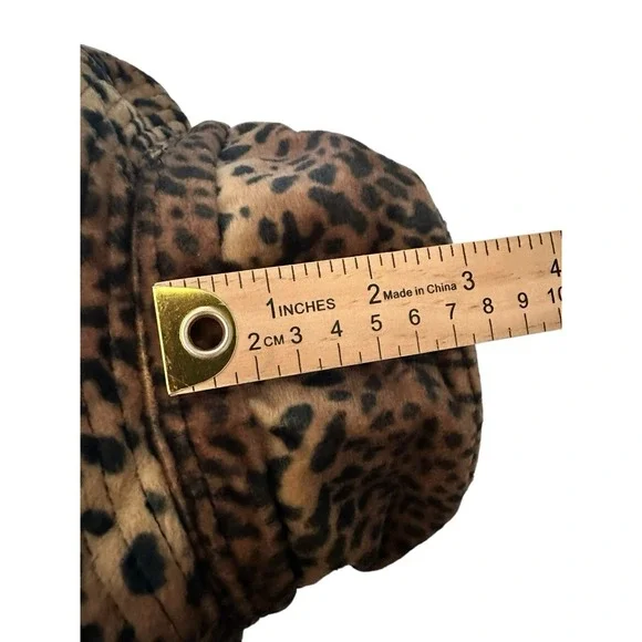 Goorin Bros Leopard Bucket Hat Faux Fur EUC Animal Print AOP Chic Vogue Brown - Picture 7 of 7